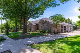 8518 Bridgewater Dr, Rowlett, TX 75088 - Photo 3