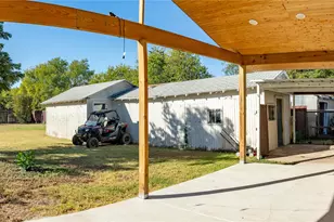 8113 Raymond Ave, White Settlement, TX 76018 - Photo 17