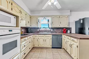 131 Carol Ln, Red Oak, TX 75154 - Photo 11