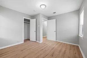 1110 17th St, Grand Prairie, TX 75050 - Photo 11