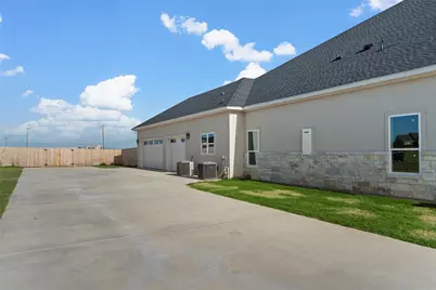 112 Yellow Rose Street, Lorena, TX 76655 - Photo 37