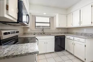 5905 Sterling Green Trail, Arlington, TX 76017 - Photo 5