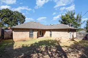 5905 Sterling Green Trail, Arlington, TX 76017 - Photo 17