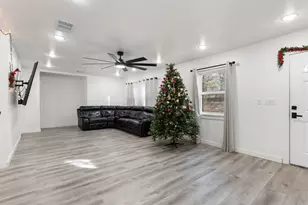 10735 Hilltop Cir, Quinlan, TX 75474 - Photo 5