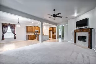 556 Bretts Way, Burleson, TX 76028 - Photo 13