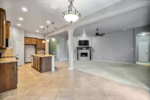 556 Bretts Way, Burleson, TX 76028 - Photo 15