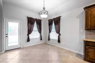 556 Bretts Way, Burleson, TX 76028 - Photo 9