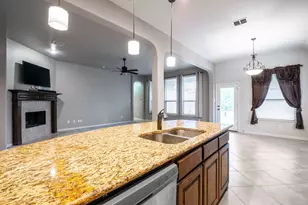 556 Bretts Way, Burleson, TX 76028 - Photo 11