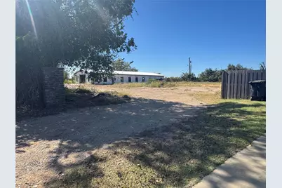 1318 Prairie Avenue, Cleburne, TX 76033 - Photo 3