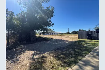 1318 Prairie Avenue, Cleburne, TX 76033 - Photo 9