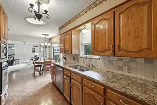 503 Summit Ridge Dr, Euless, TX 76039 - Photo 13