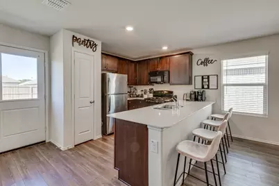 1112 Lady Bird Street, Ennis, TX 75119 - Photo 9