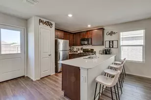 1112 Lady Bird St, Ennis, TX 75119 - Photo 9