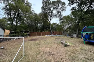 1307 Neptune Rd, Dallas, TX 75216 - Photo 15