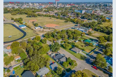 1403 Gurley Avenue, Waco, TX 76706 - Photo 7