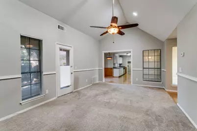 601 N Riverside Drive, Grapevine, TX 76051 - Photo 9