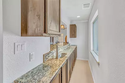 704 Tahiti Drive, Granbury, TX 76048 - Photo 19