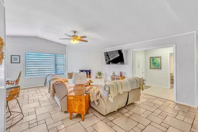 704 Tahiti Drive, Granbury, TX 76048 - Photo 23