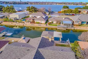 704 Tahiti Dr, Granbury, TX 76048 - Photo 39