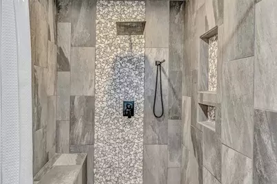 704 Tahiti Drive, Granbury, TX 76048 - Photo 33