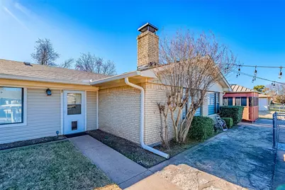 704 Tahiti Drive, Granbury, TX 76048 - Photo 35