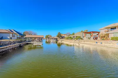 704 Tahiti Drive, Granbury, TX 76048 - Photo 5