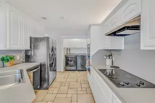 704 Tahiti Dr, Granbury, TX 76048 - Photo 23