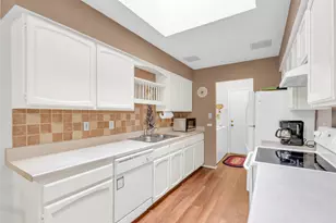 9224 Highedge Cir, Dallas, TX 75238 - Photo 11