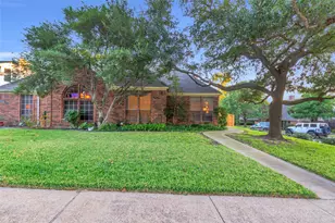 9224 Highedge Cir, Dallas, TX 75238 - Photo 3