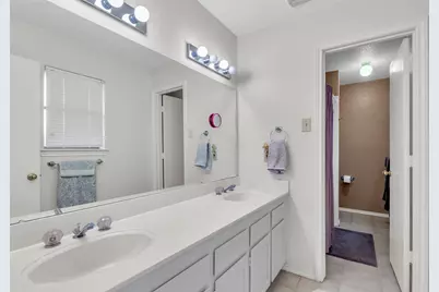 9224 Highedge Circle, Dallas, TX 75238 - Photo 17
