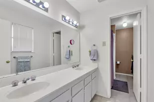 9224 Highedge Cir, Dallas, TX 75238 - Photo 17