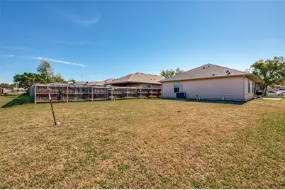 508 W Copenhavr Street, Pilot Point, TX 76258 - Photo 23