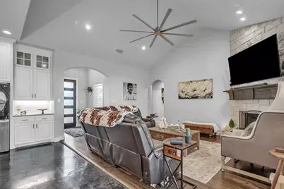 2044 Eastfield Drive, Wills Point, TX 75169 - Photo 9