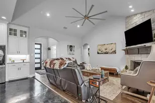 2044 Eastfield Dr, Wills Point, TX 75169 - Photo 9