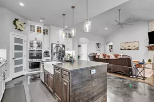 2044 Eastfield Dr, Wills Point, TX 75169 - Photo 5