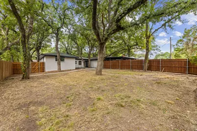 810 Sharpshire Street, Grand Prairie, TX 75050 - Photo 37