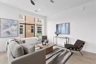 727 W 10th St, Dallas, TX 75208 - Photo 13