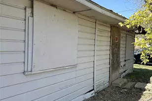 2435 Iroquois St, Dallas, TX 75212 - Photo 5