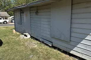 2435 Iroquois St, Dallas, TX 75212 - Photo 3