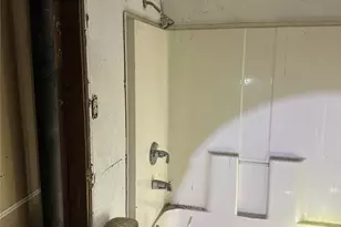 2435 Iroquois St, Dallas, TX 75212 - Photo 11