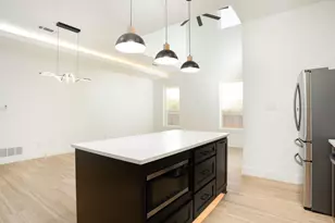 5851 Millar Dr, Dallas, TX 75236 - Photo 9