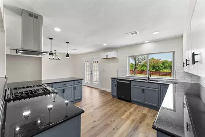 720 Burleson Street, Grand Prairie, TX 75050 - Photo 11