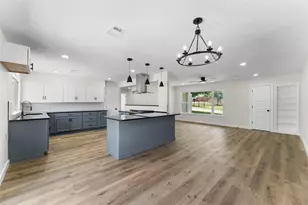 720 Burleson St, Grand Prairie, TX 75050 - Photo 9