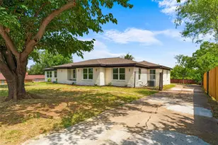 720 Burleson St, Grand Prairie, TX 75050 - Photo 3