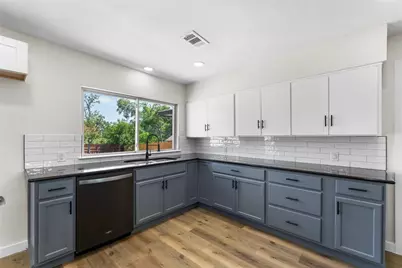 720 Burleson Street, Grand Prairie, TX 75050 - Photo 13