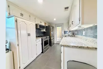 722 Pinehurst Drive, Richardson, TX 75080 - Photo 7