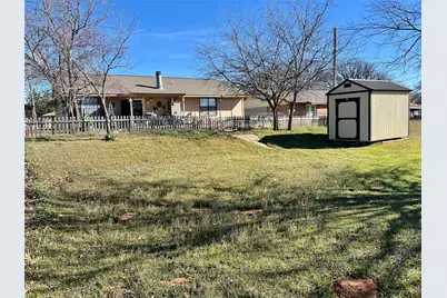 232 Hillcrest Drive, Nocona, TX 76255 - Photo 5