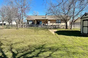 232 Hillcrest Dr, Nocona, TX 76255 - Photo 11
