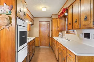 525 San Antonio St, Marlin, TX 76661 - Photo 13