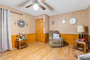 525 San Antonio St, Marlin, TX 76661 - Photo 9